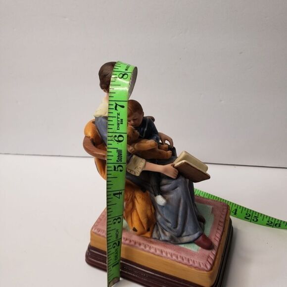 Norman Rockwell 1985 Music Box "Bed Time" - Picture 7 of 8